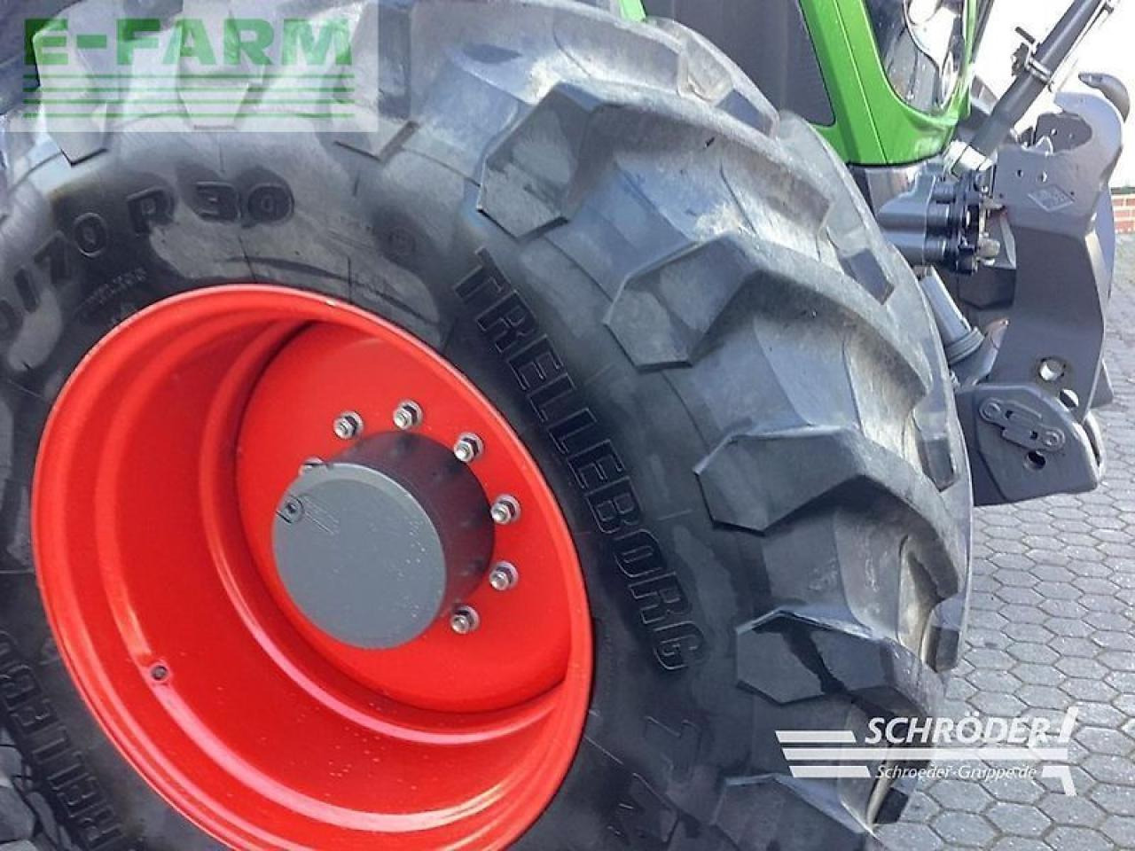 Fendt 824 vario s4 profi plus ProfiPlus - Tracteur agricole: photos 4 Fendt 824 vario s4 profi plus ProfiPlus - Tracteur agricole: photos 4