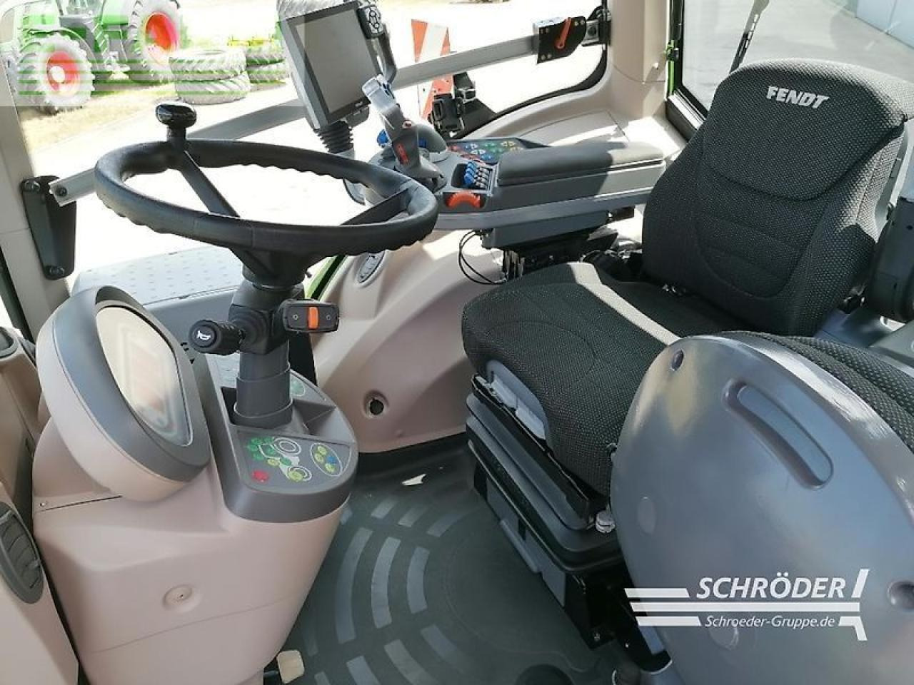 Fendt 828 s4 profi plus - Tracteur agricole: photos 5 Fendt 828 s4 profi plus - Tracteur agricole: photos 5