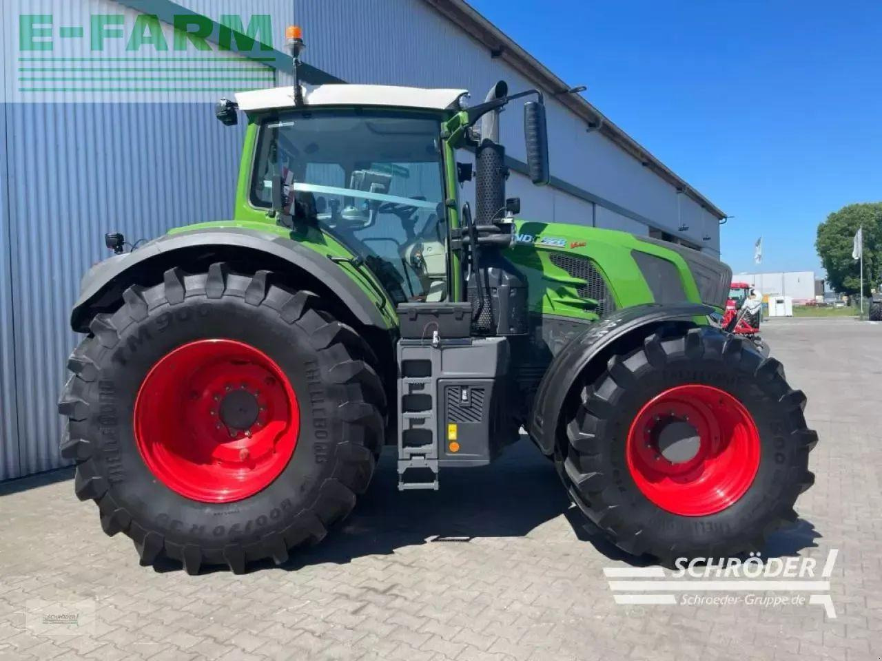 Fendt 828 vario s4 profi plus ProfiPlus - Tracteur agricole: photos 3 Fendt 828 vario s4 profi plus ProfiPlus - Tracteur agricole: photos 3
