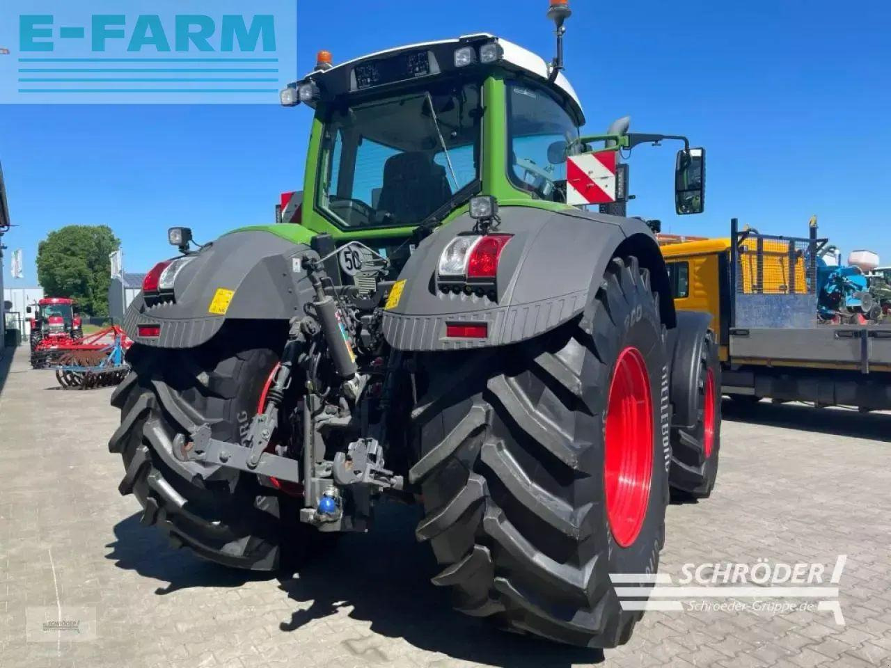 Fendt 828 vario s4 profi plus ProfiPlus - Tracteur agricole: photos 4 Fendt 828 vario s4 profi plus ProfiPlus - Tracteur agricole: photos 4