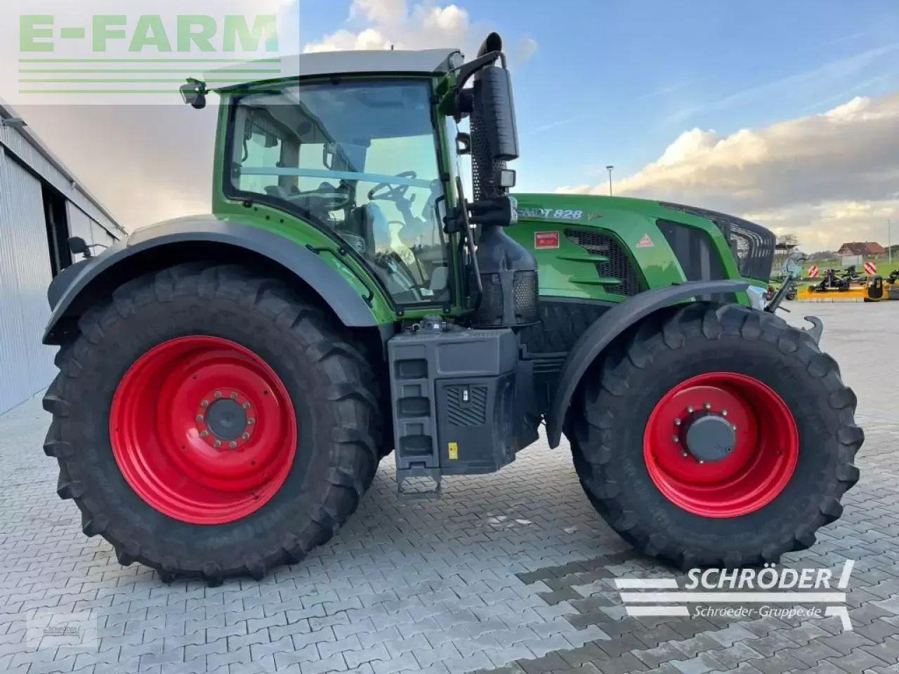 Fendt 828 vario s4 profi plus - Tracteur agricole: photos 2 Fendt 828 vario s4 profi plus - Tracteur agricole: photos 2