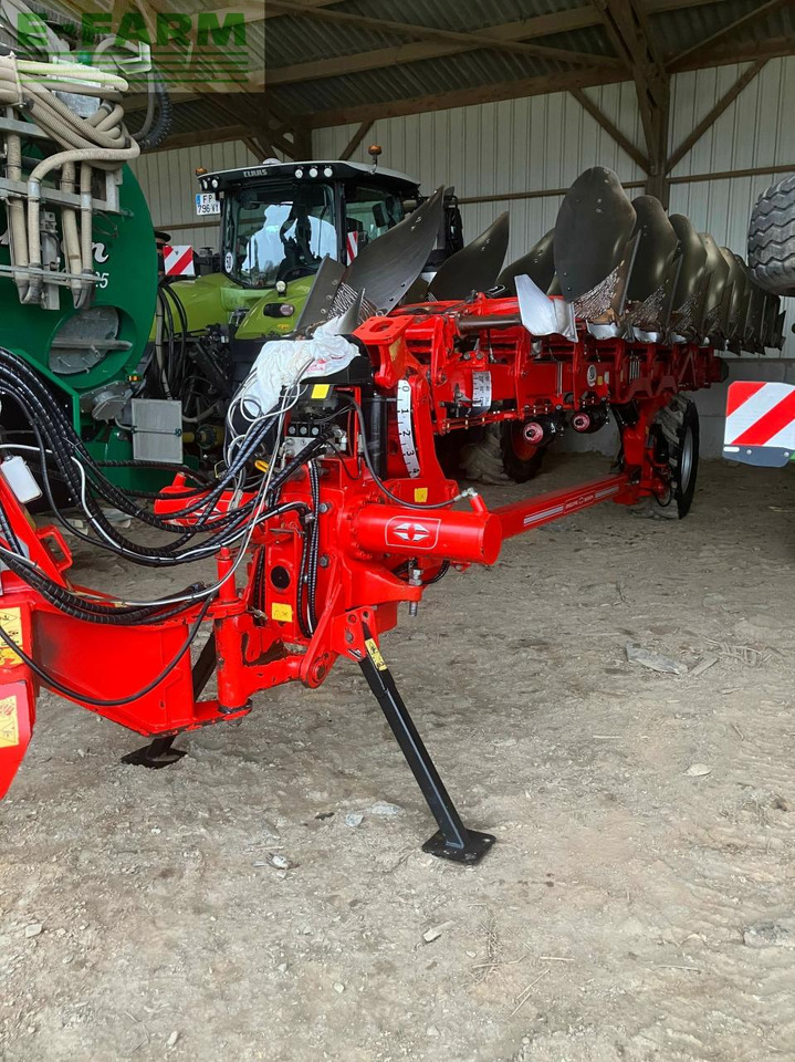 Gregoire Besson 8 corps - Charrue: photos 2 Gregoire Besson 8 corps - Charrue: photos 2