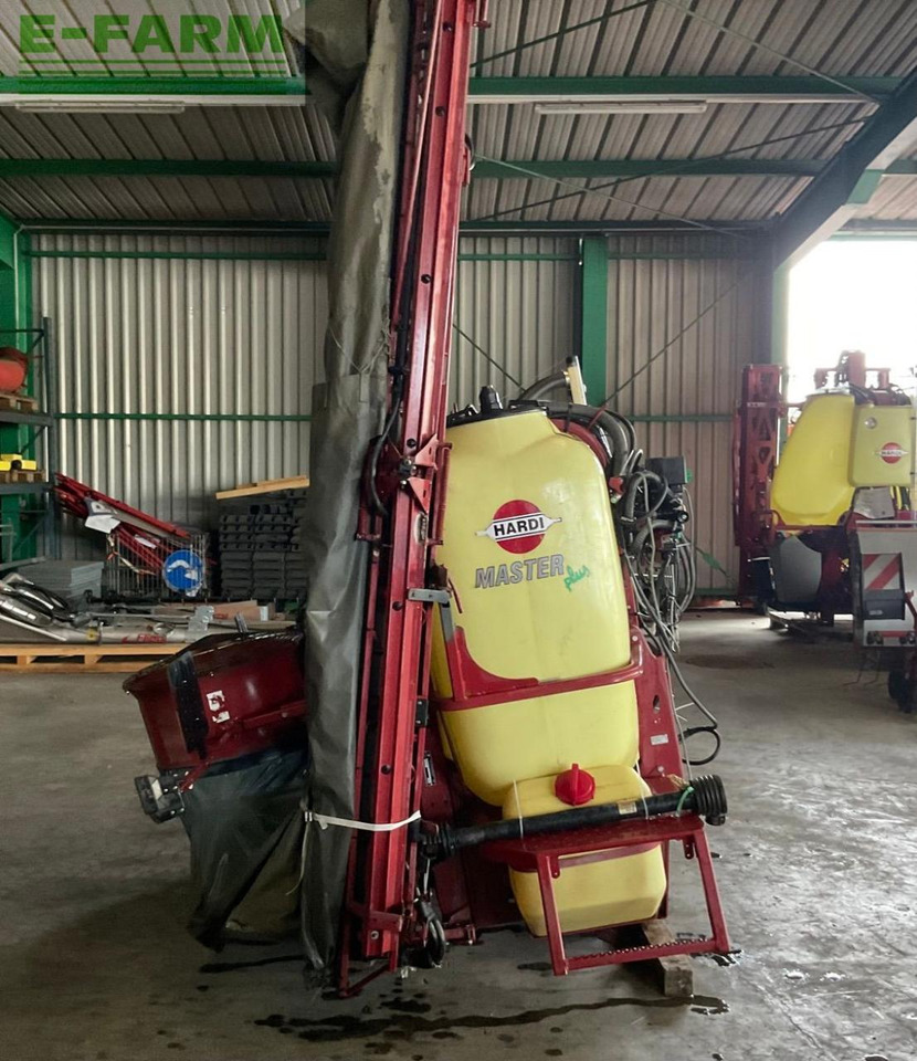 Hardi Master 1200 Twin Stream - Pulvérisateur traîné: photos 5 Hardi Master 1200 Twin Stream - Pulvérisateur traîné: photos 5