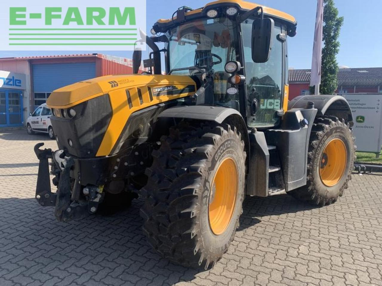 JCB 4220 fasttrac mit jd-autotrac vorbereitung + stoll konsolen - Tracteur agricole: photos 1 JCB 4220 fasttrac mit jd-autotrac vorbereitung + stoll konsolen - Tracteur agricole: photos 1