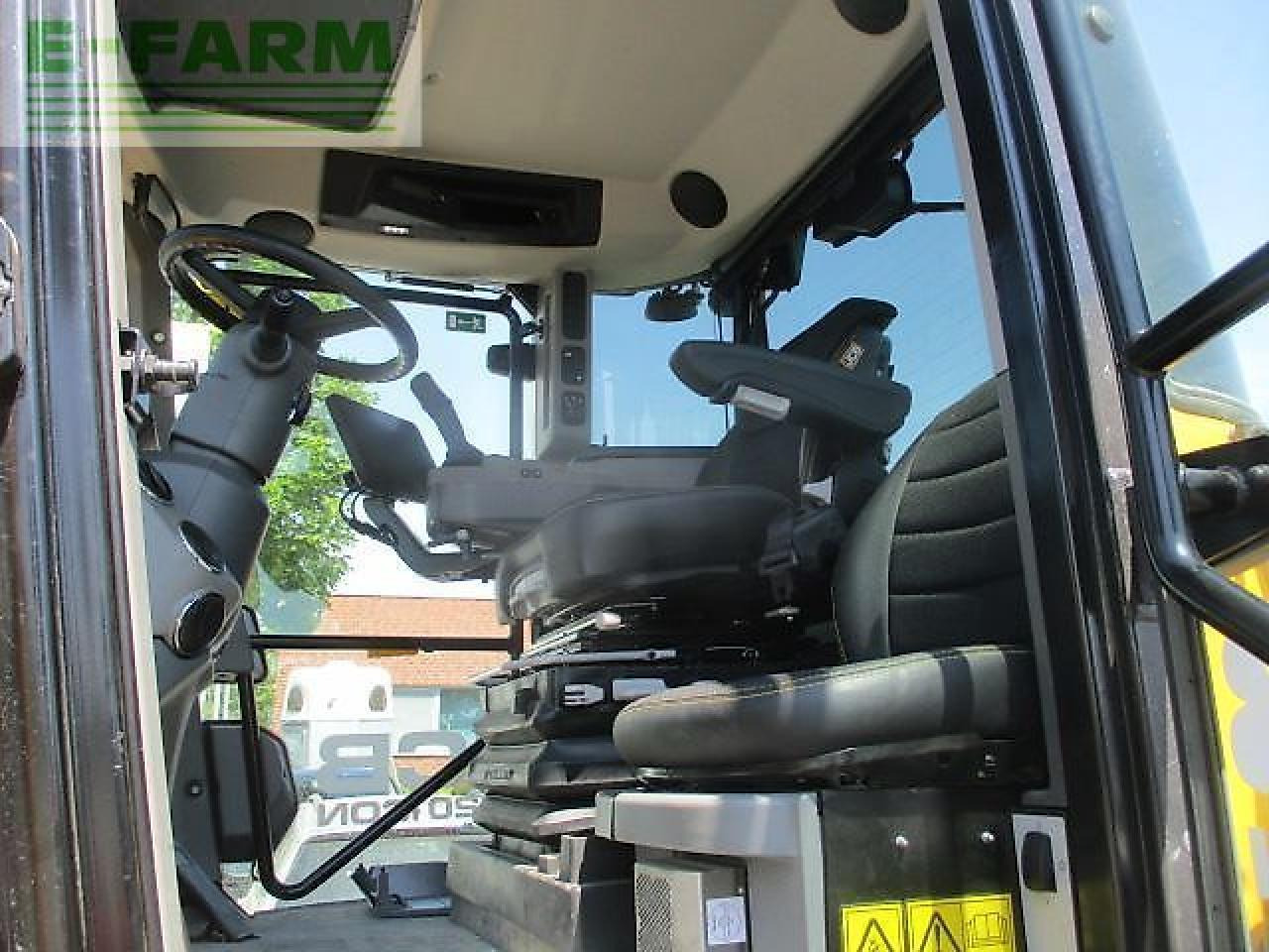 JCB 4220 icon - Tracteur agricole: photos 5 JCB 4220 icon - Tracteur agricole: photos 5