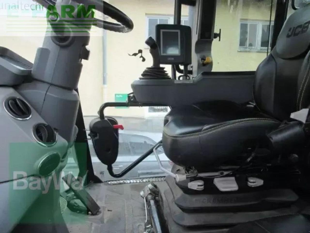 Tracteur agricole JCB jcb 8330: photos 10