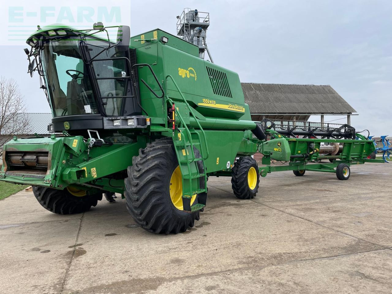 John Deere 1550 WTS - Moissonneuse-batteuse: photos 2 John Deere 1550 WTS - Moissonneuse-batteuse: photos 2