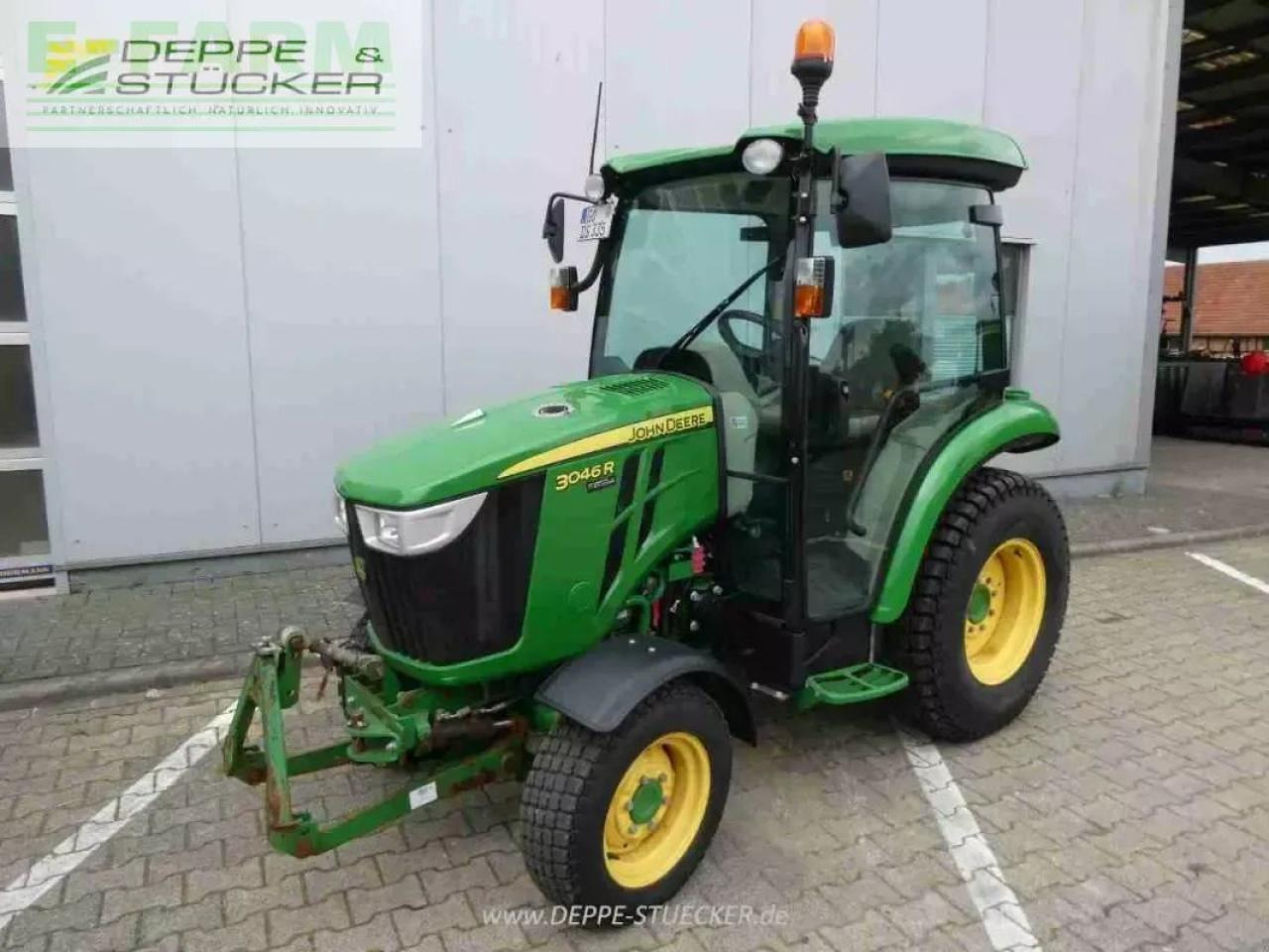 John Deere 3046r - Tracteur agricole: photos 1 John Deere 3046r - Tracteur agricole: photos 1