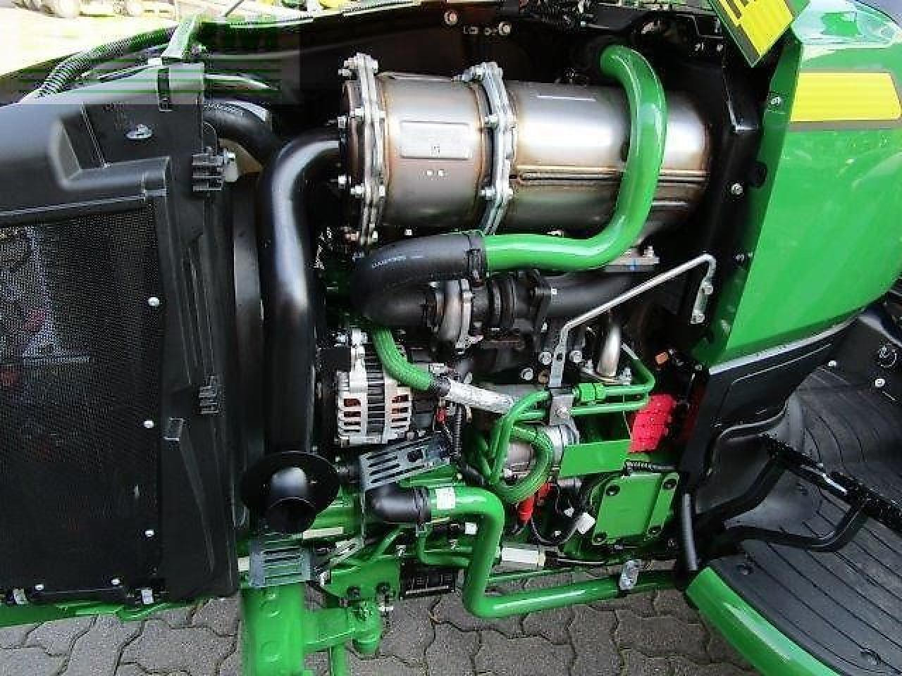 John Deere 3046r - Tracteur agricole: photos 2 John Deere 3046r - Tracteur agricole: photos 2