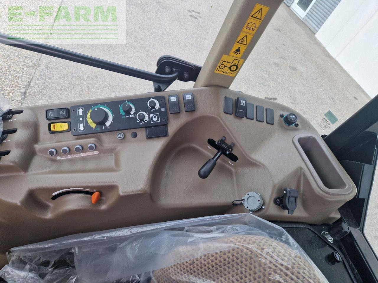 Tracteur agricole John Deere 5075 GF: photos 18