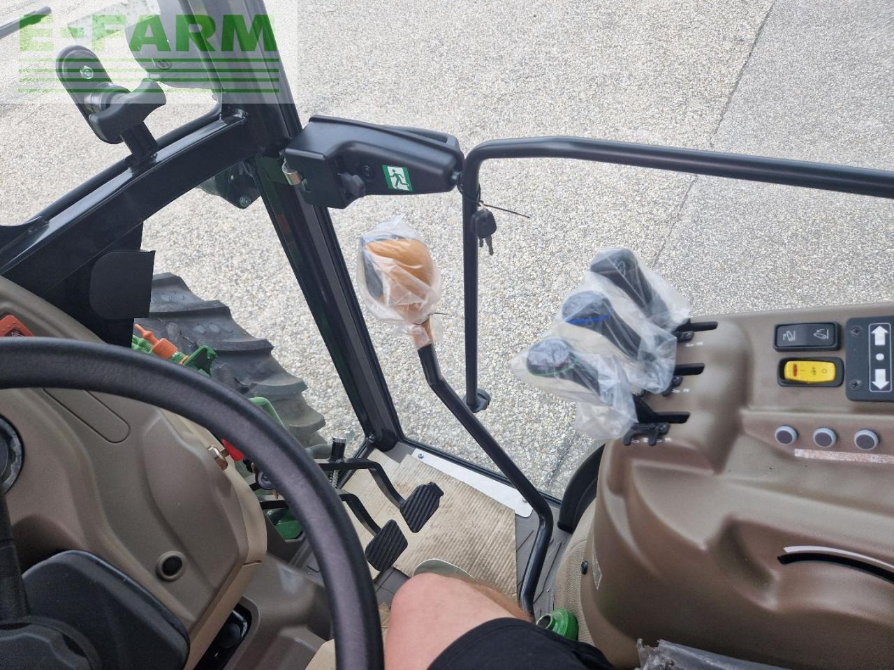 Tracteur agricole John Deere 5075 GF: photos 17