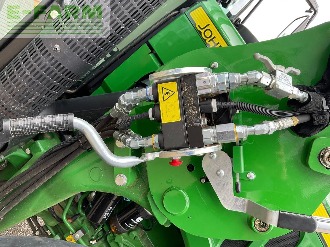 Tracteur agricole John Deere 5090R: photos 17