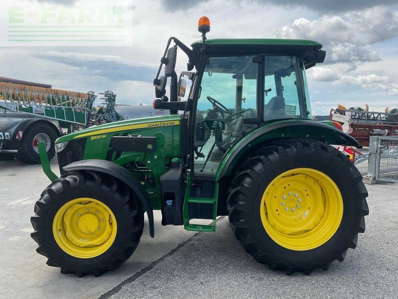 John Deere 5100M - Tracteur agricole: photos 2 John Deere 5100M - Tracteur agricole: photos 2
