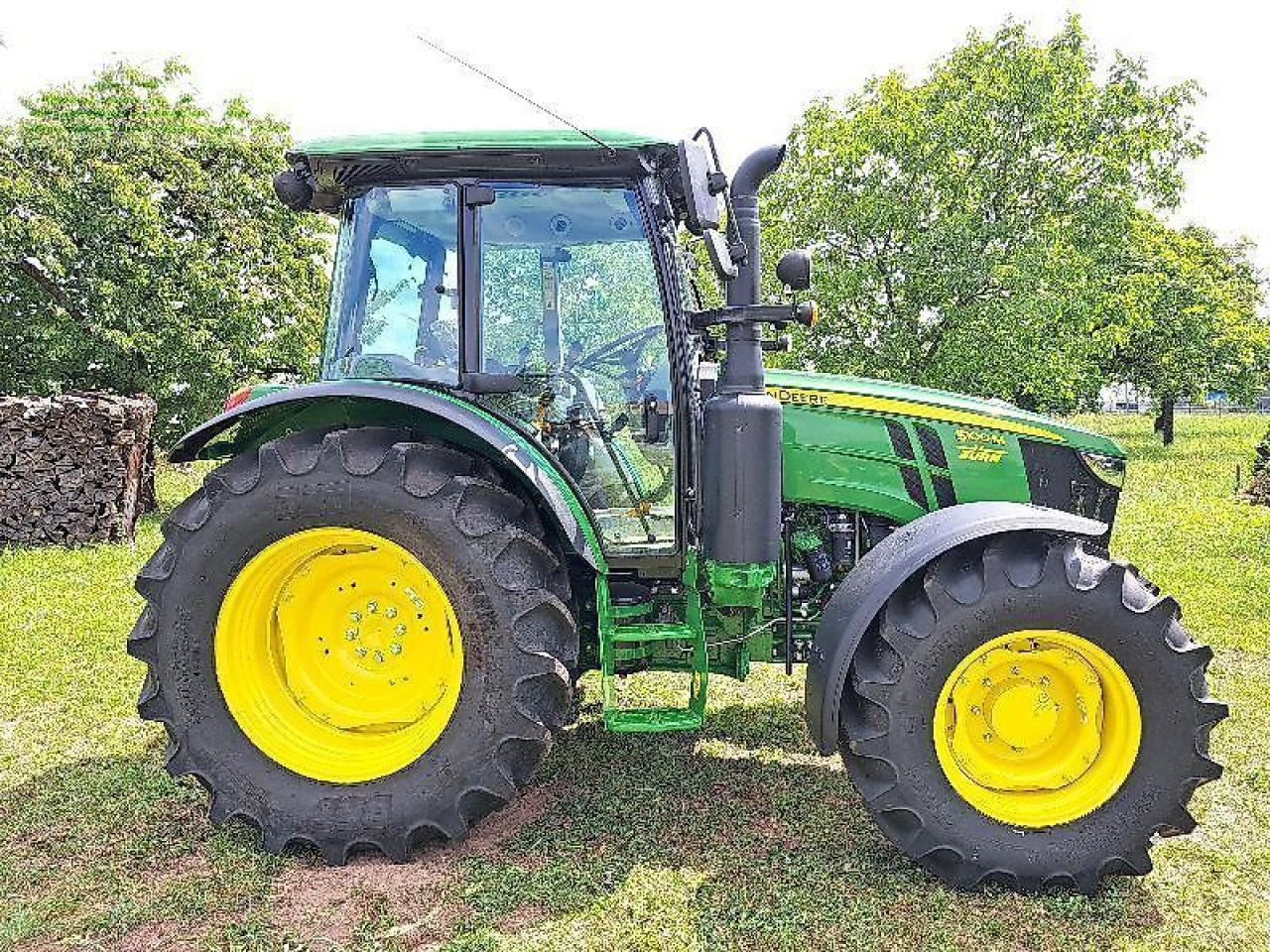 John Deere 5100m - Tracteur agricole: photos 1 John Deere 5100m - Tracteur agricole: photos 1
