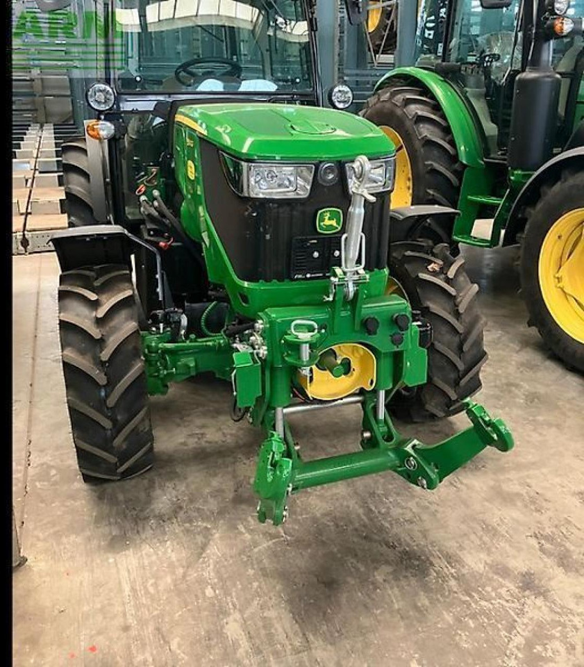 John Deere 5115gf - Tracteur agricole: photos 1 John Deere 5115gf - Tracteur agricole: photos 1