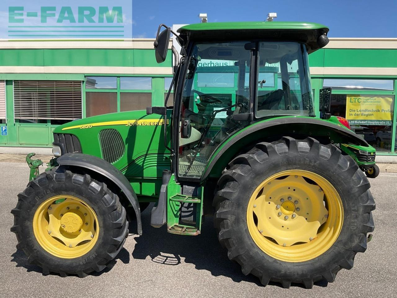 John Deere 5820 - Tracteur agricole: photos 2 John Deere 5820 - Tracteur agricole: photos 2