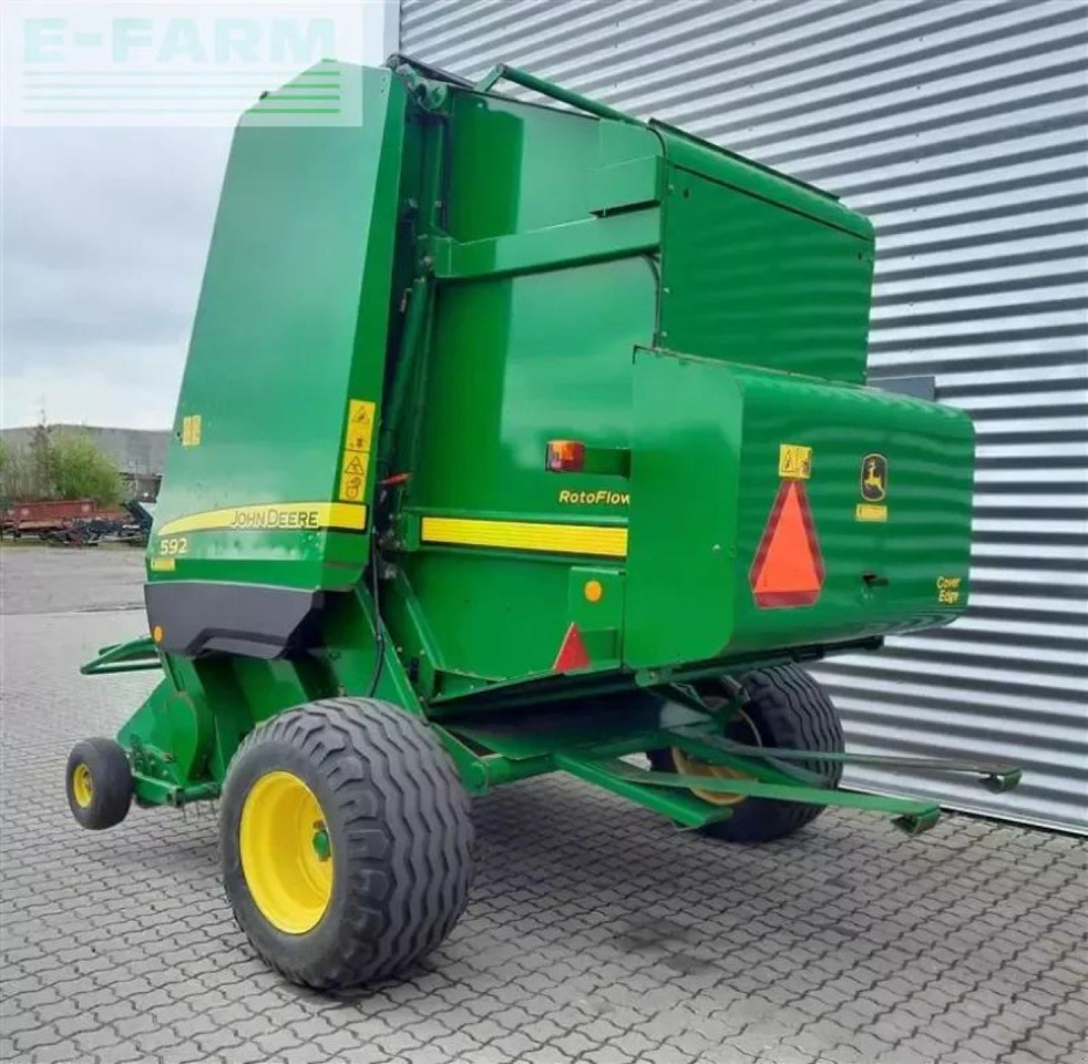 John Deere 592 - Presse à balles cubiques: photos 5 John Deere 592 - Presse à balles cubiques: photos 5