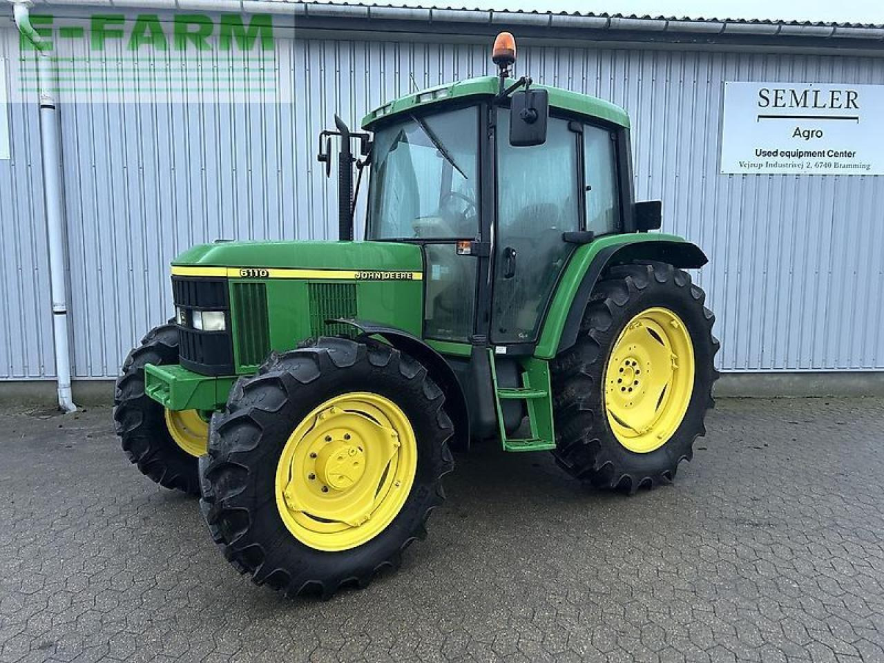 John Deere 6110 - Tracteur agricole: photos 1 John Deere 6110 - Tracteur agricole: photos 1