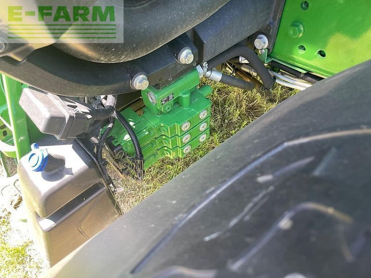 Tracteur agricole John Deere 6120m: photos 18