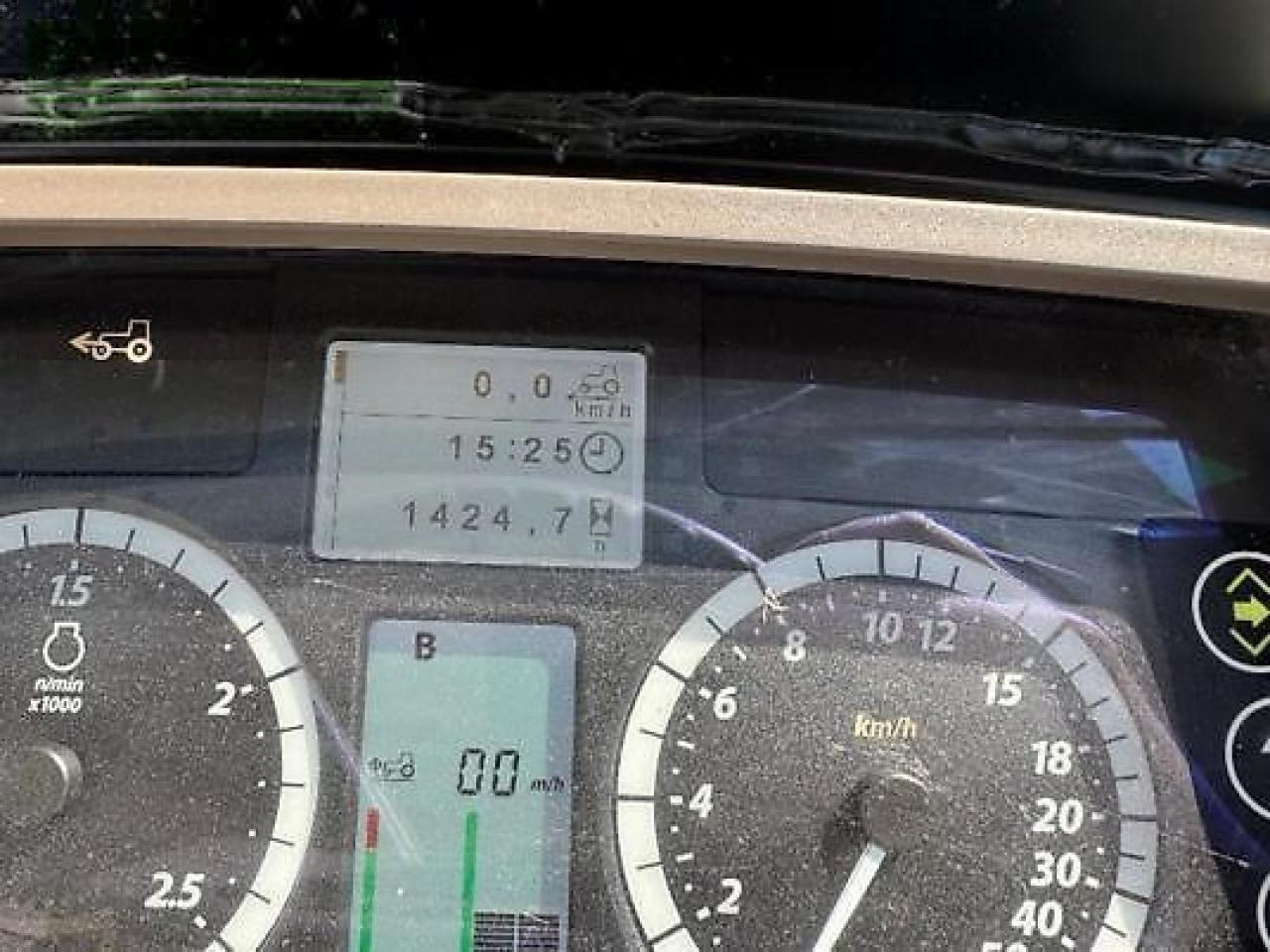 Tracteur agricole John Deere 6155m: photos 8 Tracteur agricole John Deere 6155m: photos 8