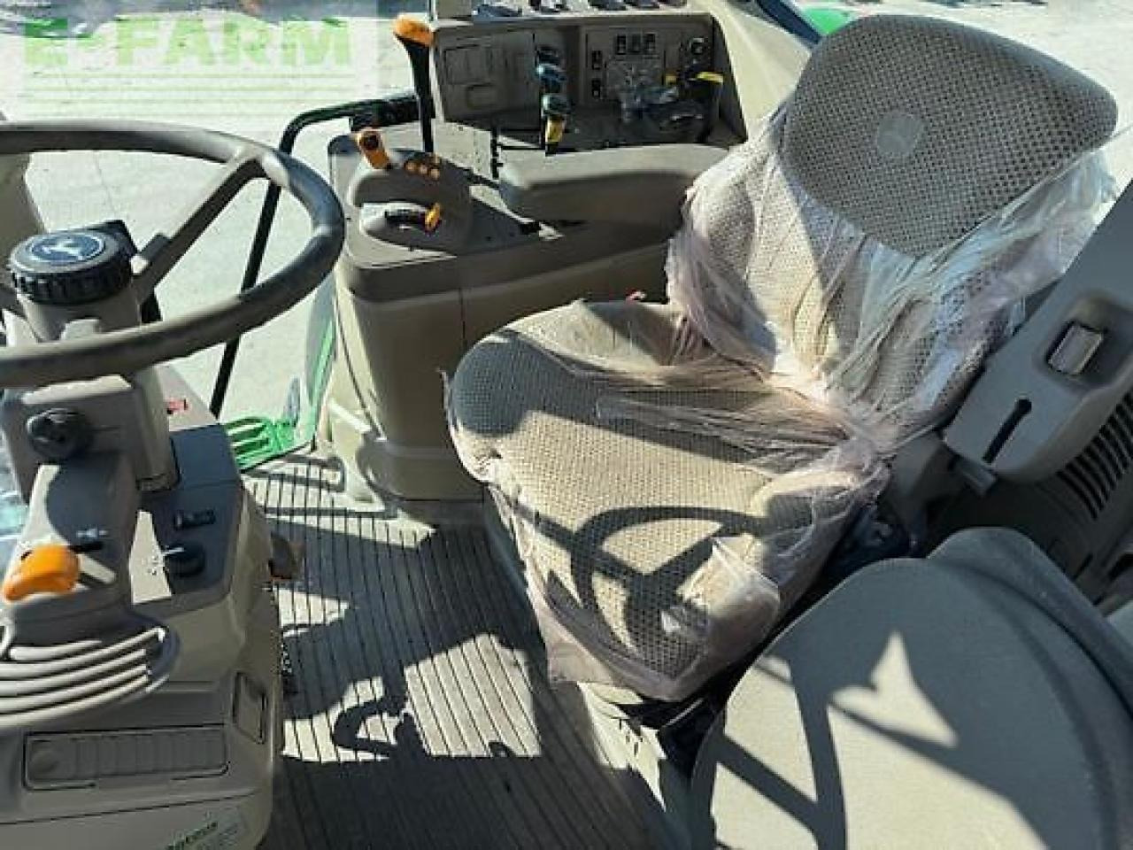 Tracteur agricole John Deere 6155m: photos 9 Tracteur agricole John Deere 6155m: photos 9