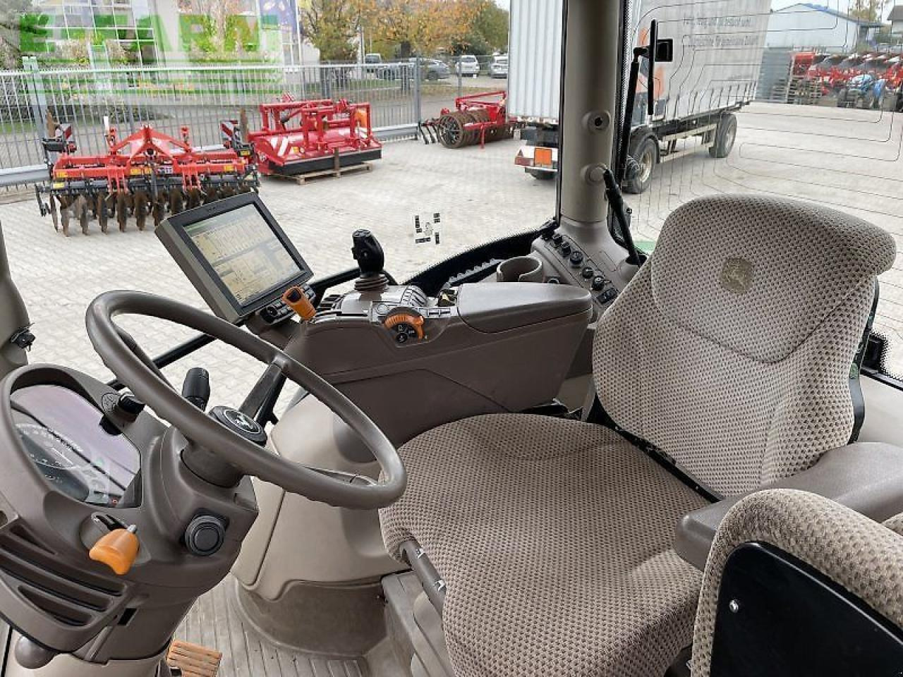 Tracteur agricole John Deere 6175r: photos 10