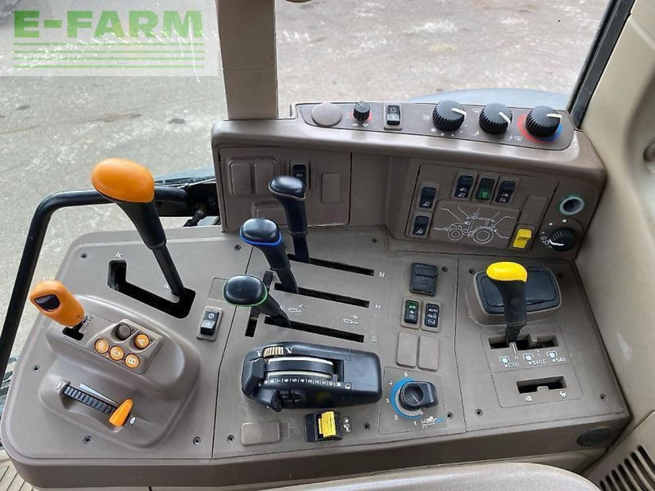 Tracteur agricole John Deere 6195m: photos 13