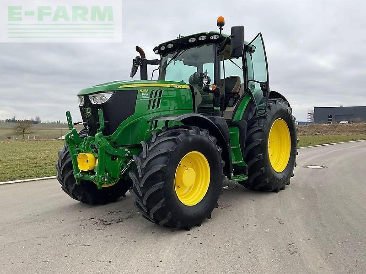 John Deere 6215 r - Tracteur agricole: photos 1 John Deere 6215 r - Tracteur agricole: photos 1