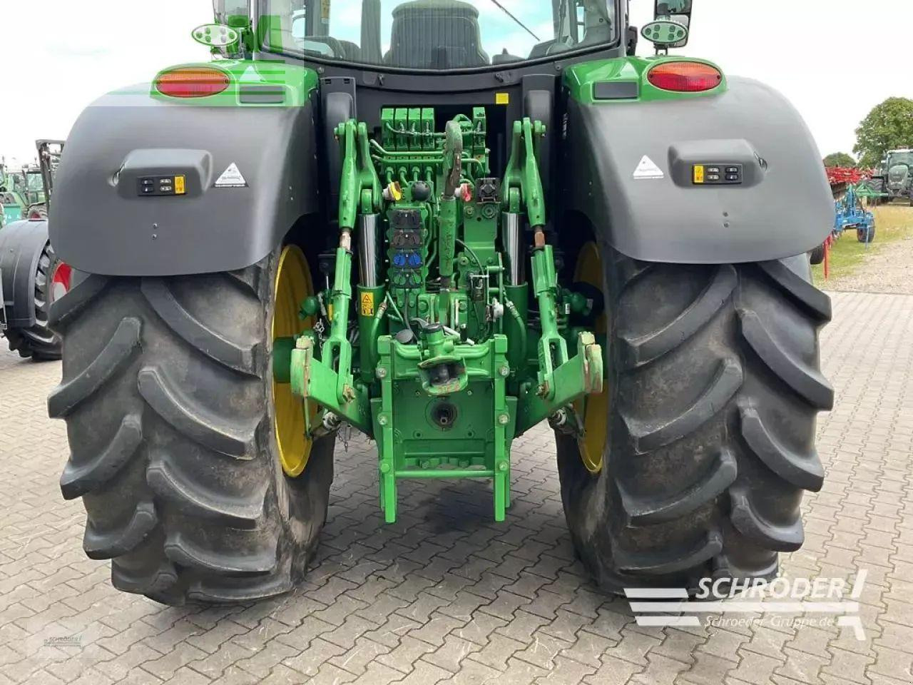 John Deere 6215 r - Tracteur agricole: photos 4 John Deere 6215 r - Tracteur agricole: photos 4