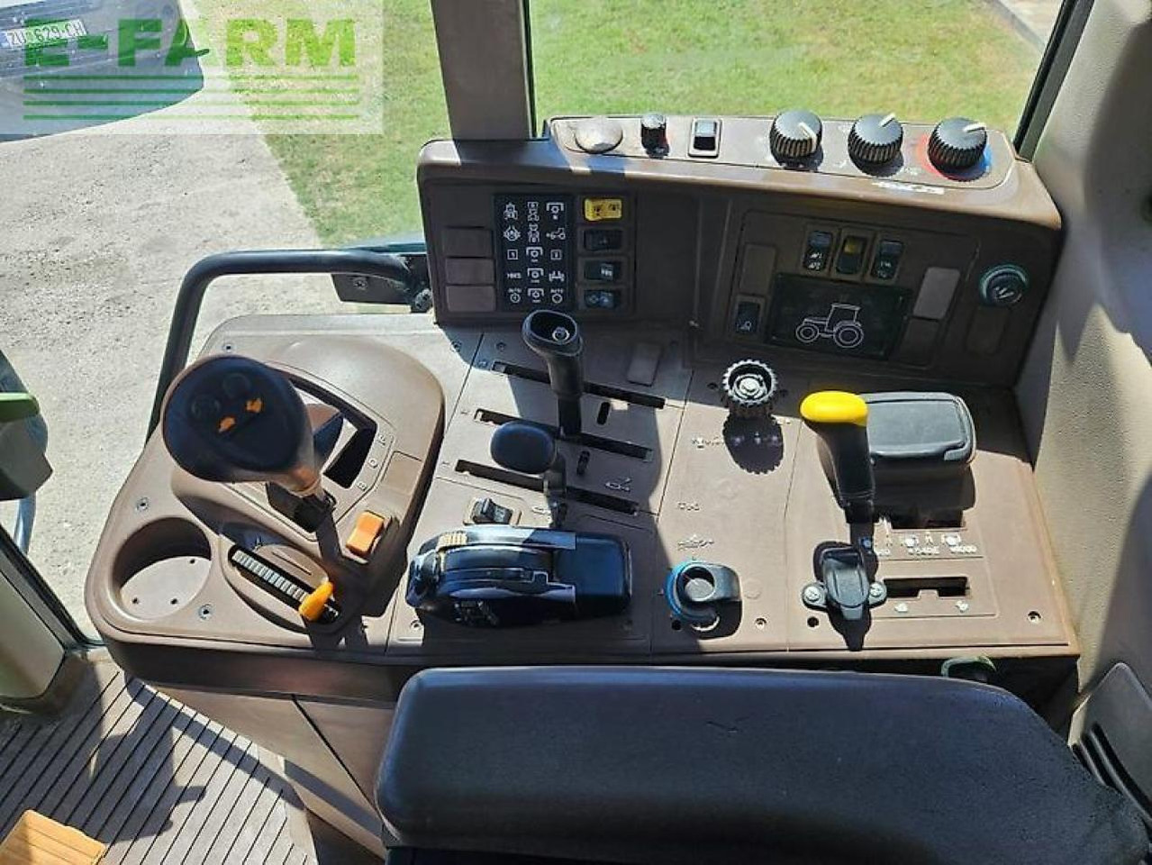 John Deere 6320 - Tracteur agricole: photos 5 John Deere 6320 - Tracteur agricole: photos 5