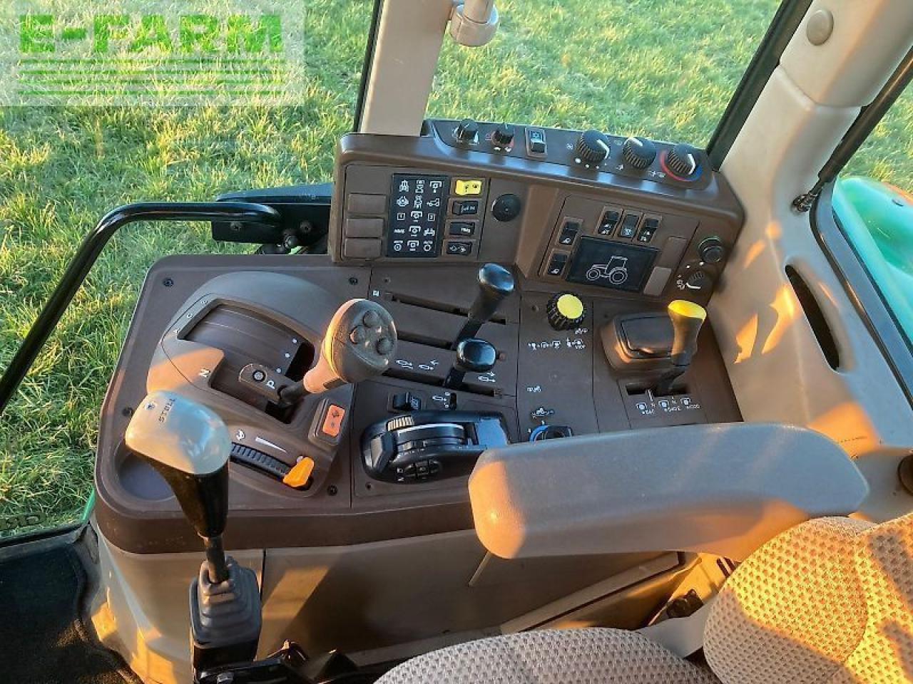 John Deere 6320 autoquad eco-shift - Tracteur agricole: photos 5 John Deere 6320 autoquad eco-shift - Tracteur agricole: photos 5