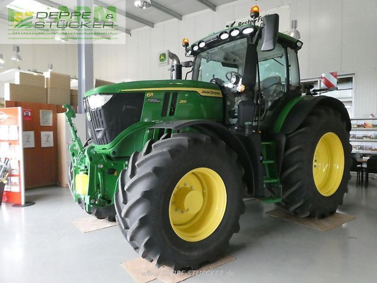 John Deere 6r 250 - Tracteur agricole: photos 2 John Deere 6r 250 - Tracteur agricole: photos 2