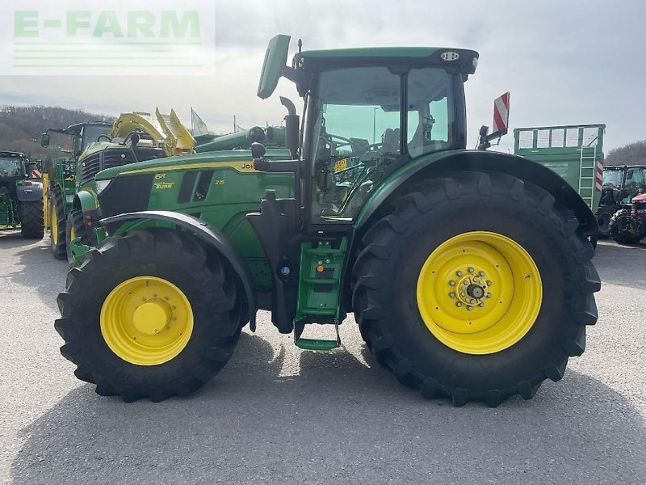 John Deere 6r215 / 6r 215 - Tracteur agricole: photos 2 John Deere 6r215 / 6r 215 - Tracteur agricole: photos 2