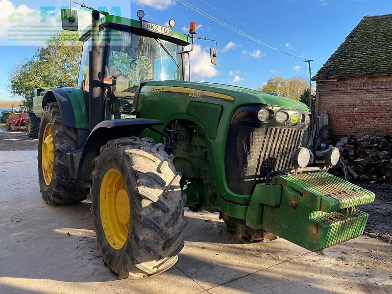 John Deere 8320 - Tracteur agricole: photos 1 John Deere 8320 - Tracteur agricole: photos 1