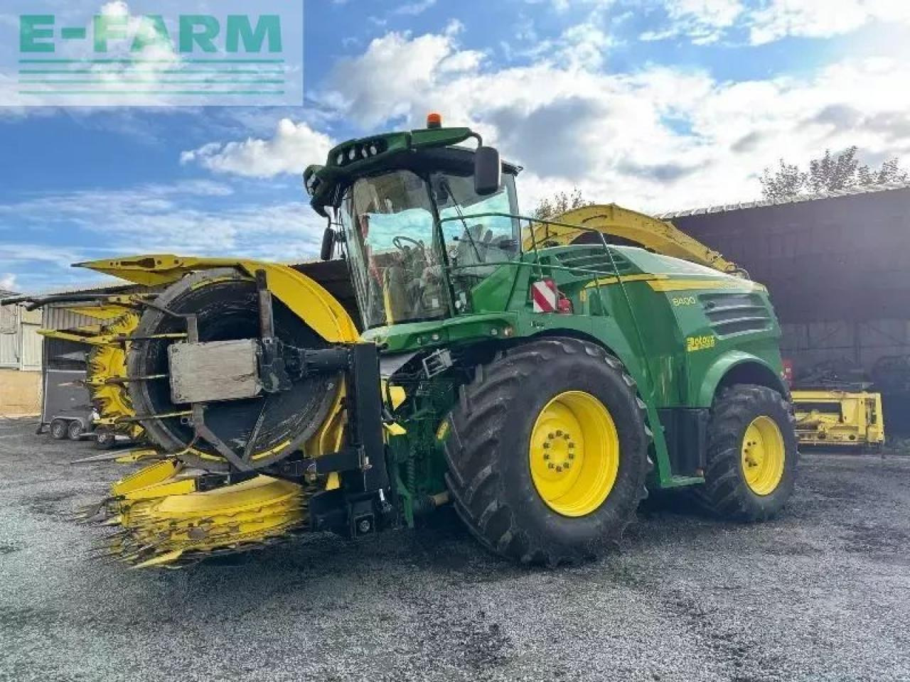 John Deere 8400 - Ensileuse: photos 1 John Deere 8400 - Ensileuse: photos 1