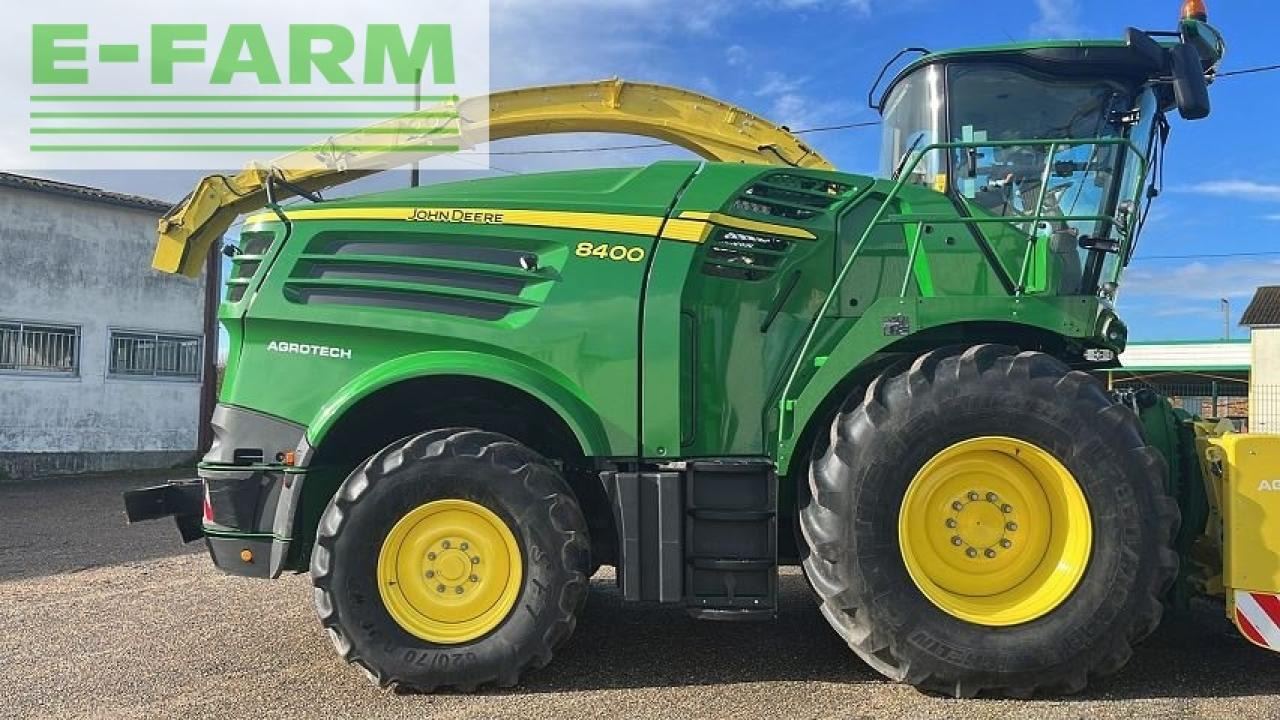 John Deere 8400 - Ensileuse: photos 1 John Deere 8400 - Ensileuse: photos 1