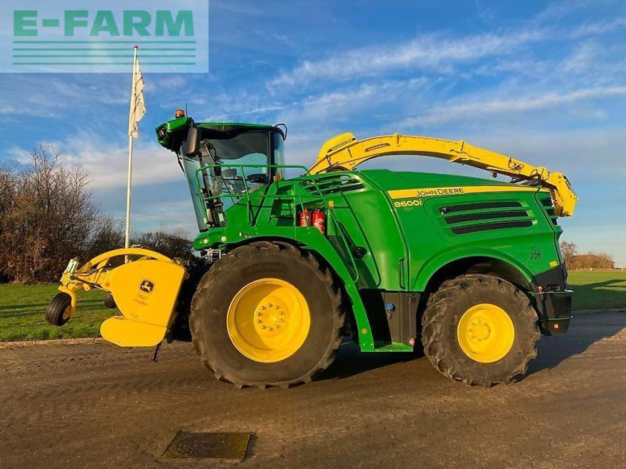John Deere 8600i - Ensileuse: photos 1 John Deere 8600i - Ensileuse: photos 1