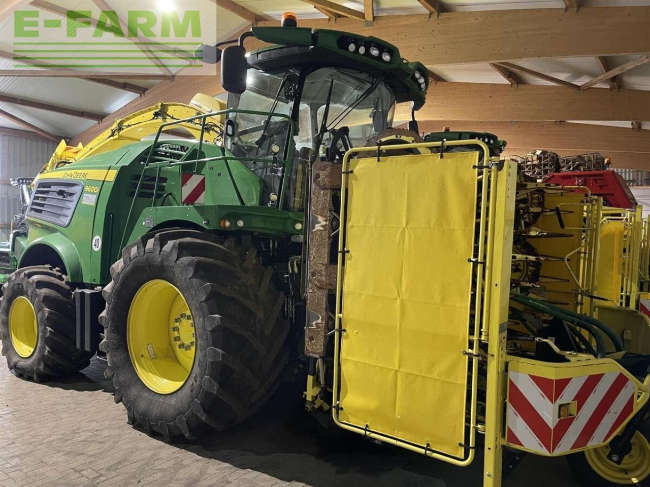 John Deere 9600 mit vorsatz motor neu! - Ensileuse: photos 1 John Deere 9600 mit vorsatz motor neu! - Ensileuse: photos 1