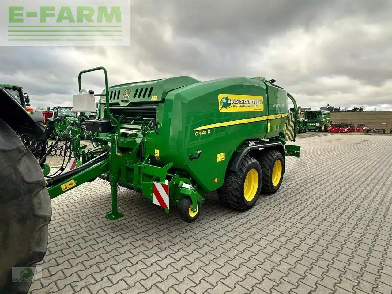 John Deere c441r - Presse à balles cubiques: photos 5 John Deere c441r - Presse à balles cubiques: photos 5