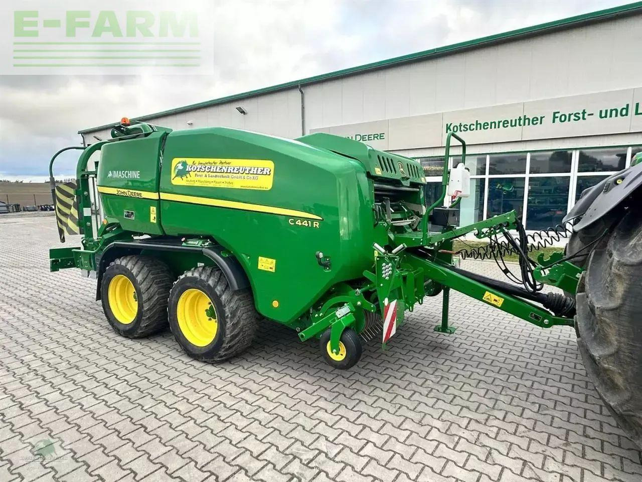 John Deere c441r - Presse à balles cubiques: photos 1 John Deere c441r - Presse à balles cubiques: photos 1