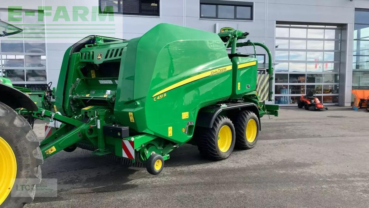 John Deere c451r - Presse à balles cubiques: photos 1 John Deere c451r - Presse à balles cubiques: photos 1