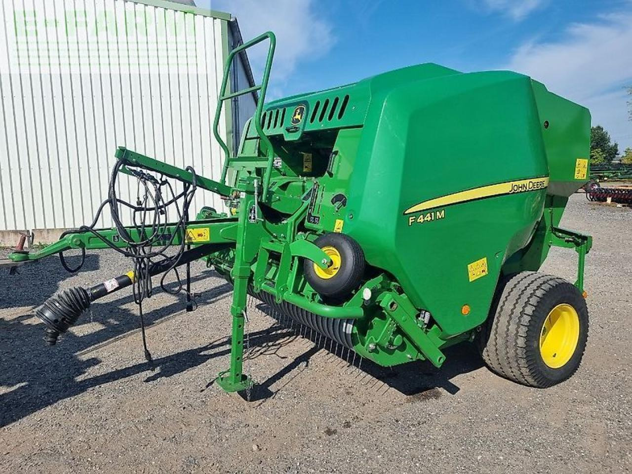 John Deere f441m - Presse à balles cubiques: photos 1 John Deere f441m - Presse à balles cubiques: photos 1