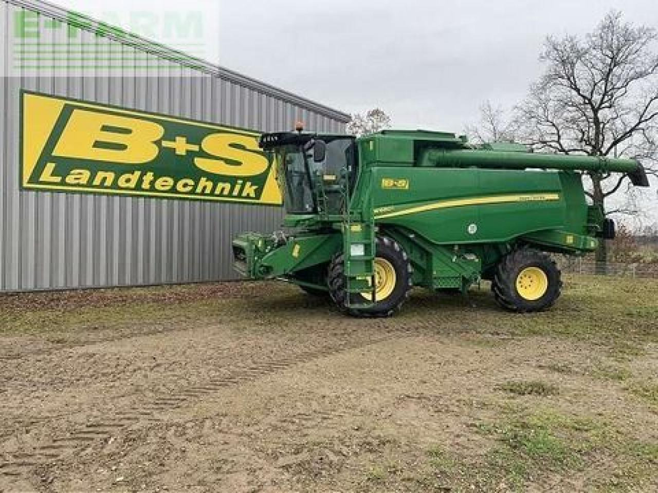 John Deere w660 - Moissonneuse-batteuse: photos 1 John Deere w660 - Moissonneuse-batteuse: photos 1