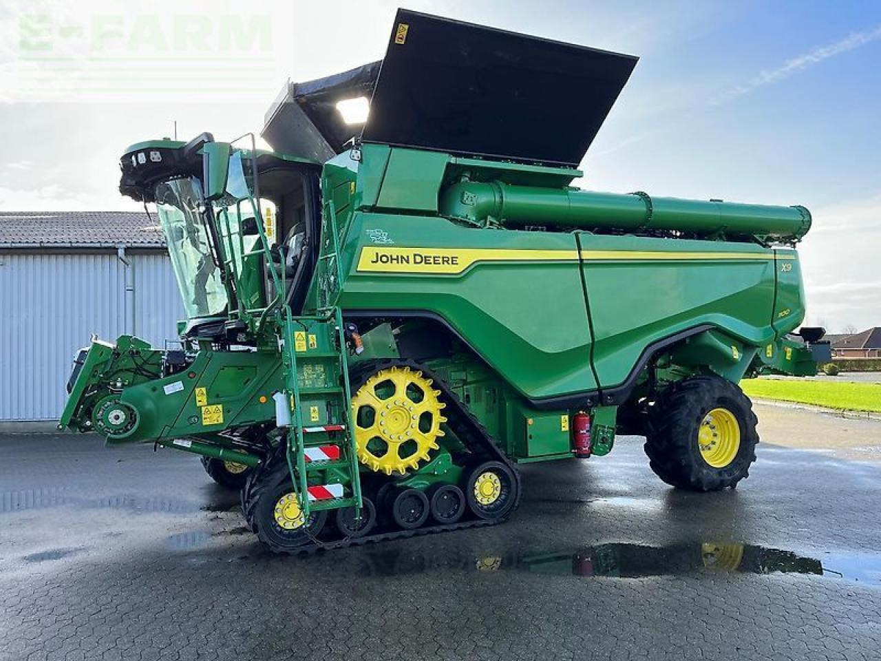 John Deere x9-1100 - Moissonneuse-batteuse: photos 1 John Deere x9-1100 - Moissonneuse-batteuse: photos 1