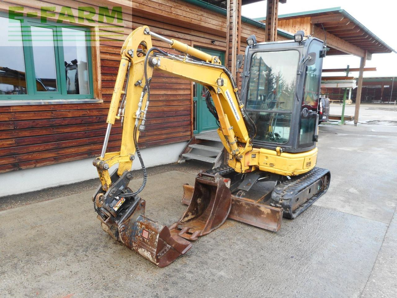 Komatsu pc 26mr-3 ( 2.710kg ) mit powertilt - Mini pelle: photos 2 Komatsu pc 26mr-3 ( 2.710kg ) mit powertilt - Mini pelle: photos 2