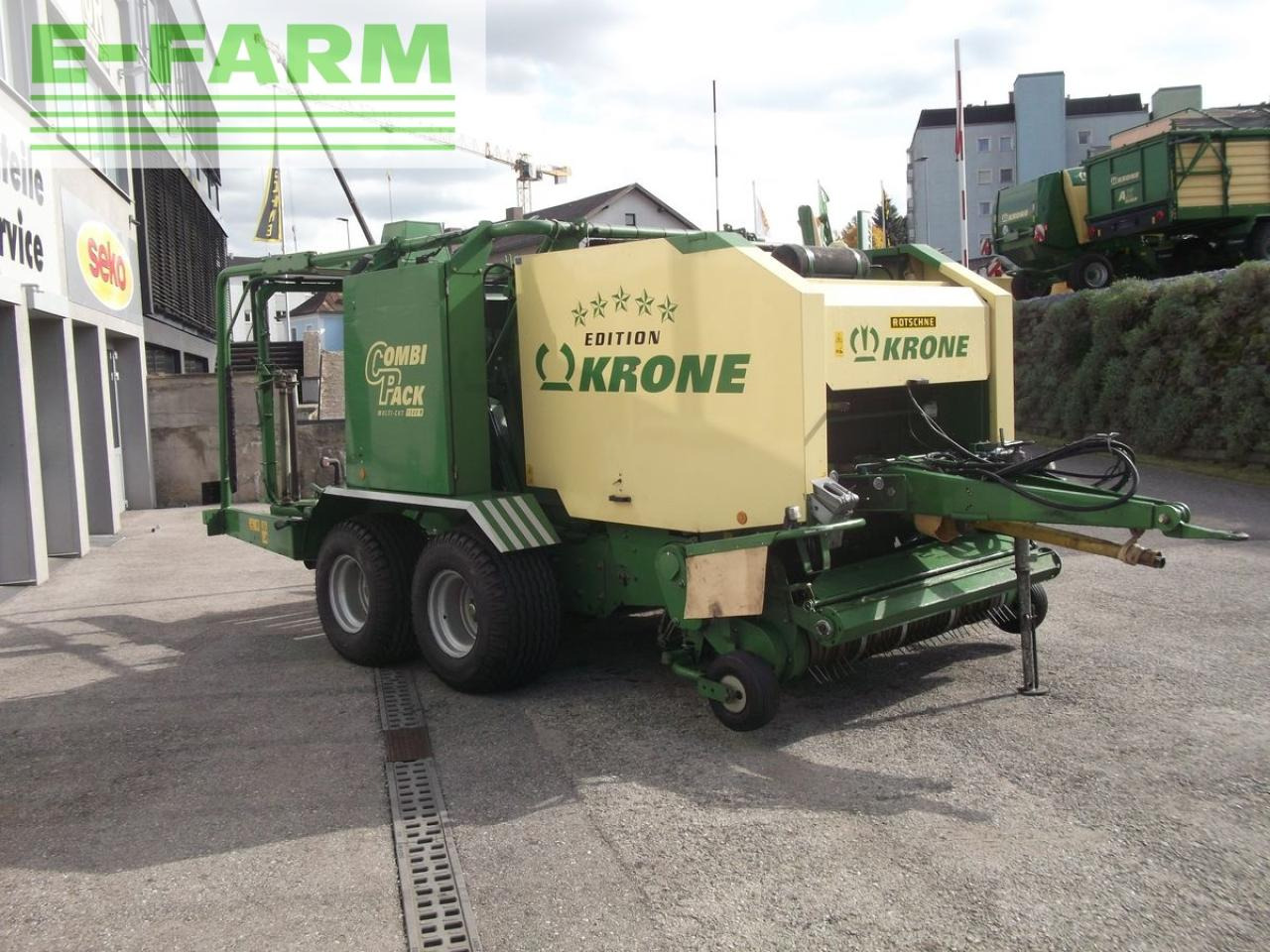 Krone combi pack 1500 v multi cut - Presse à balles cubiques: photos 1 Krone combi pack 1500 v multi cut - Presse à balles cubiques: photos 1