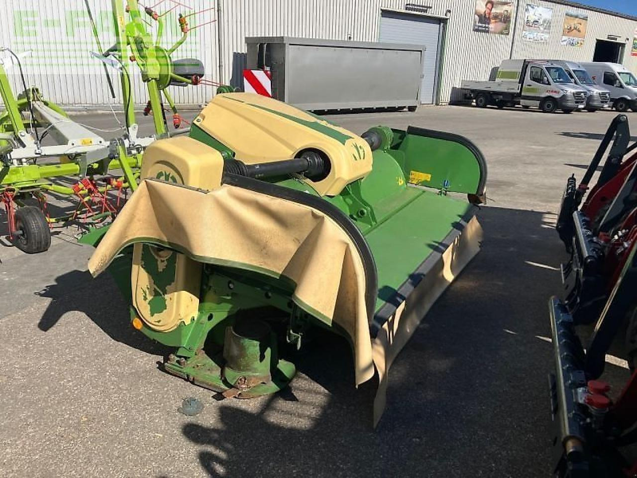 Krone easycut f320 cv - Faucheuse: photos 1 Krone easycut f320 cv - Faucheuse: photos 1