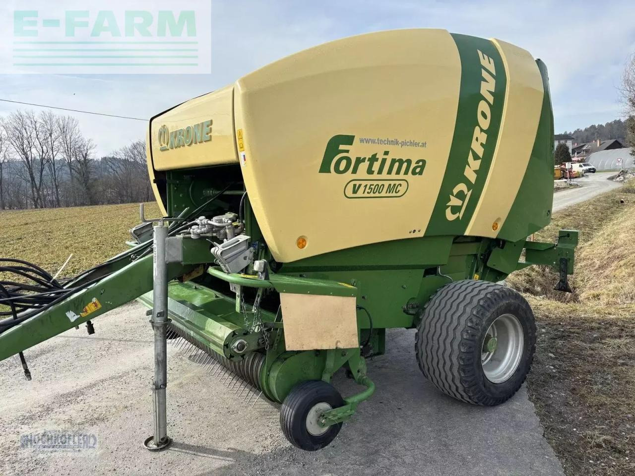 Krone fortima v1500mc - Presse à balles cubiques: photos 1 Krone fortima v1500mc - Presse à balles cubiques: photos 1