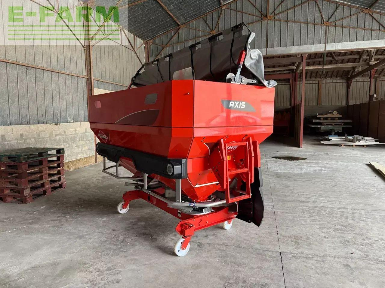 Kuhn axis 50.2 h-emc w - Distributeur d'engrais: photos 3 Kuhn axis 50.2 h-emc w - Distributeur d'engrais: photos 3
