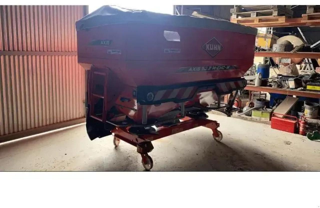 Kuhn axis 50.2 memc-w - Distributeur d'engrais: photos 3 Kuhn axis 50.2 memc-w - Distributeur d'engrais: photos 3